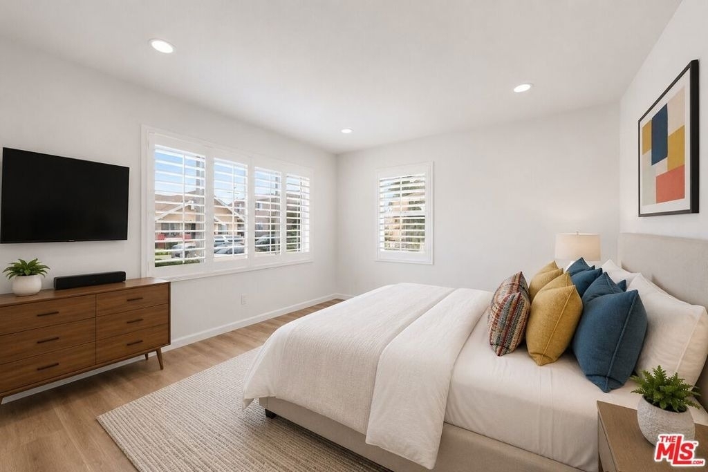 1267 W 85th Street - Photo 5