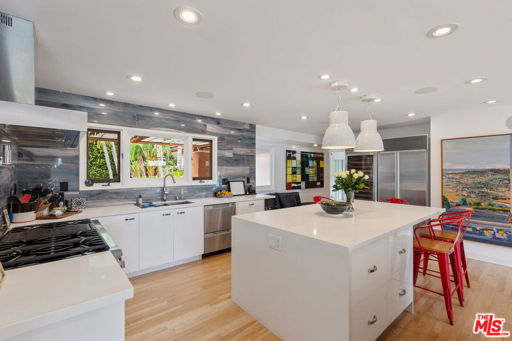 7122 Dume Drive - Photo 8