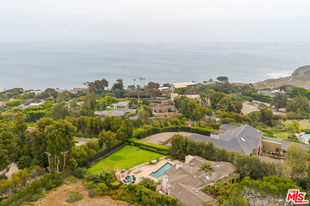 7122 Dume Drive - Photo 33