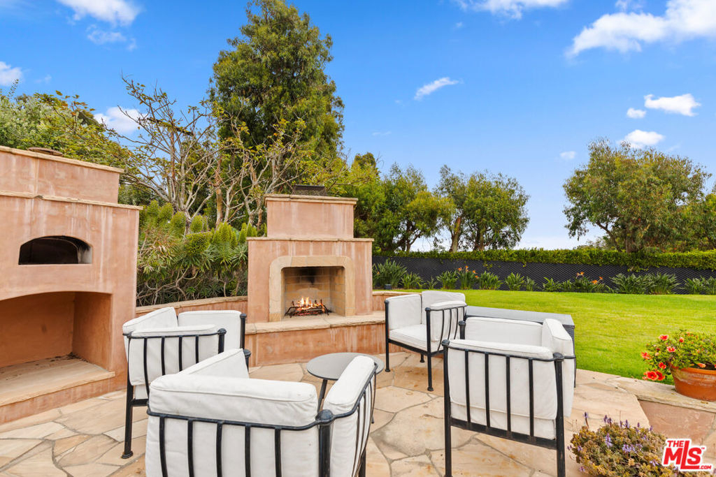 7122 Dume Drive - Photo 18