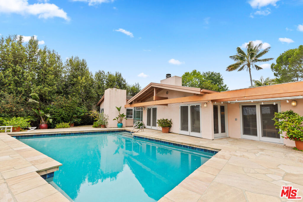 7122 Dume Drive - Photo 14