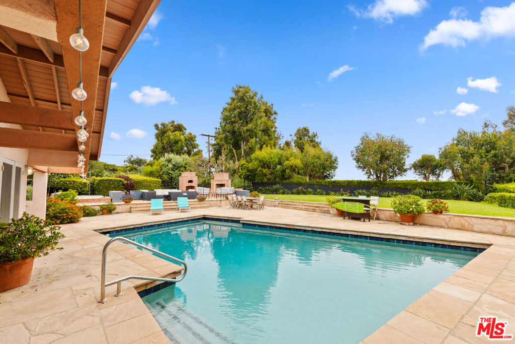 7122 Dume Drive - Photo 1