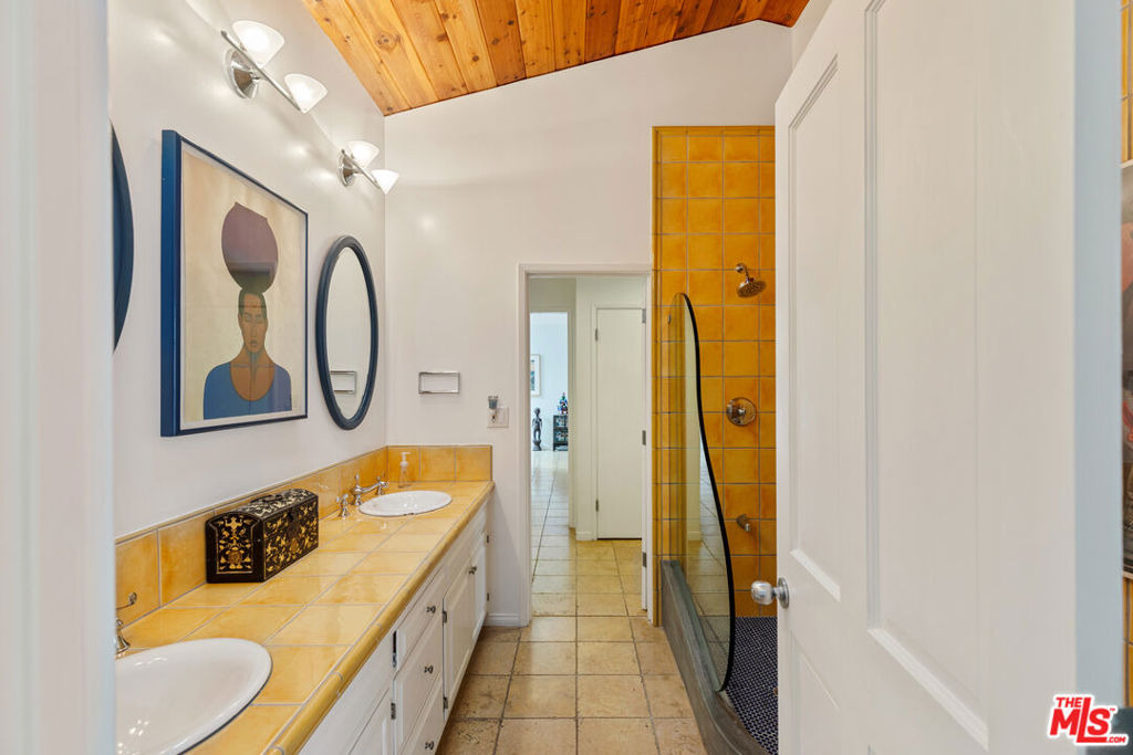 7122 Dume Drive - Photo 28