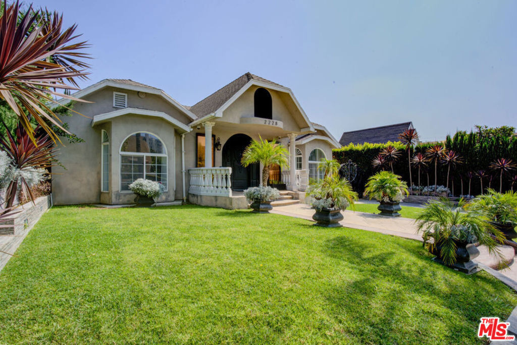 2228 Nella Vista Avenue - Photo 1