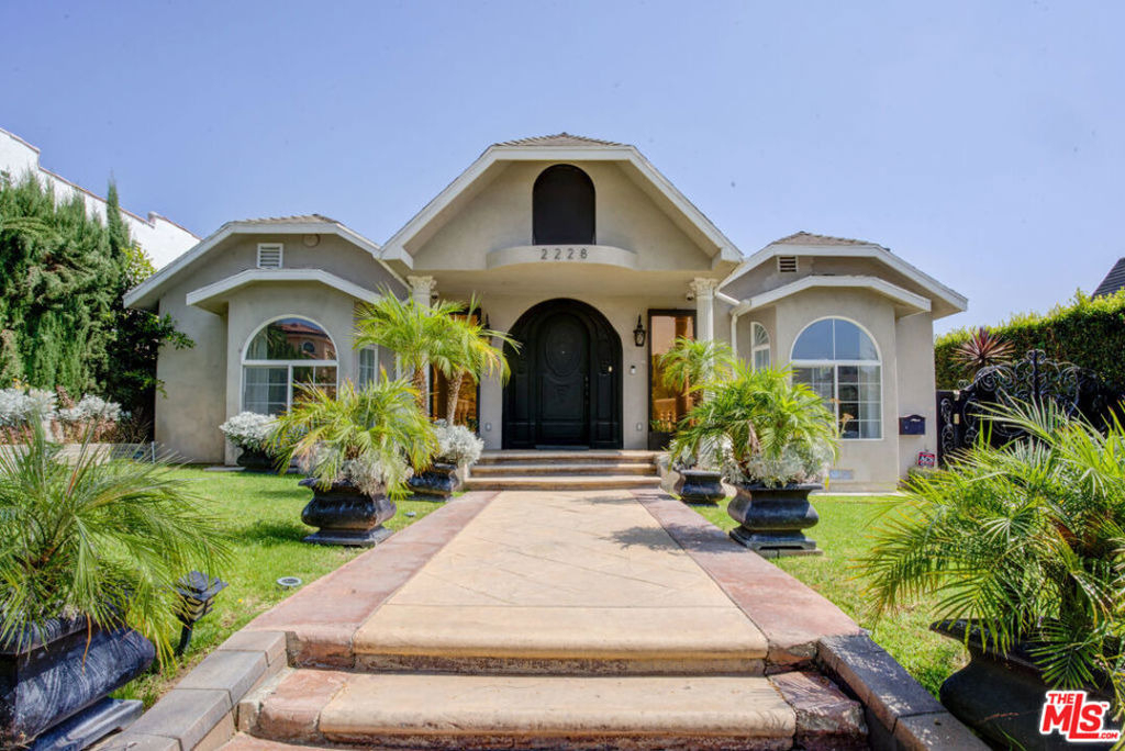 2228 Nella Vista Avenue - Photo 0