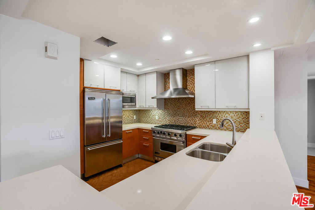 1517 S Bentley Avenue - Photo 3