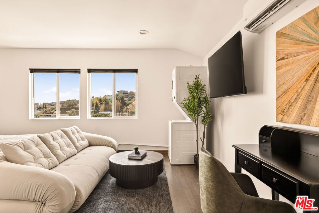 8810 Hollywood Boulevard - Photo 5