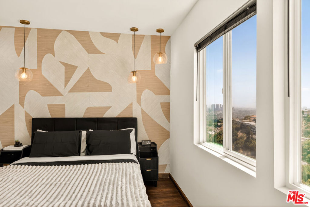 8810 Hollywood Boulevard - Photo 10