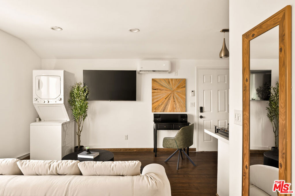 8810 Hollywood Boulevard - Photo 8