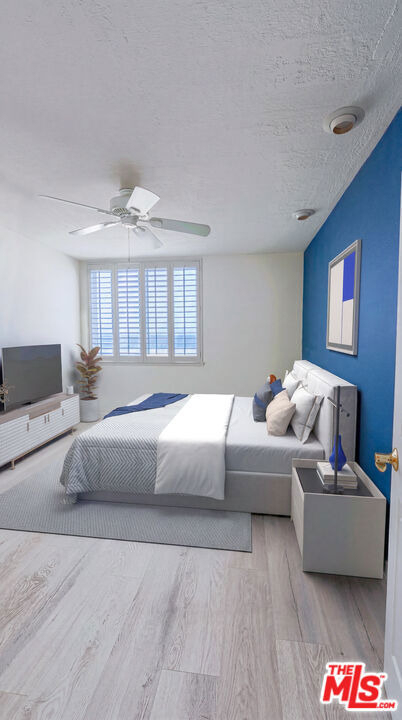 1140 E Ocean Boulevard - Photo 0