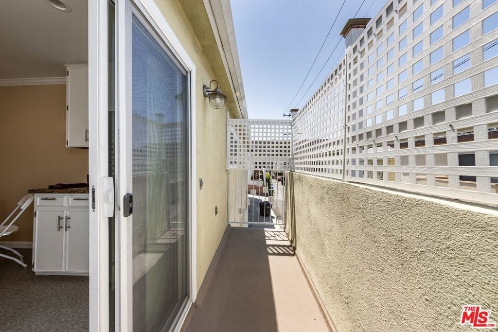 1536 Harvard Street - Photo 8