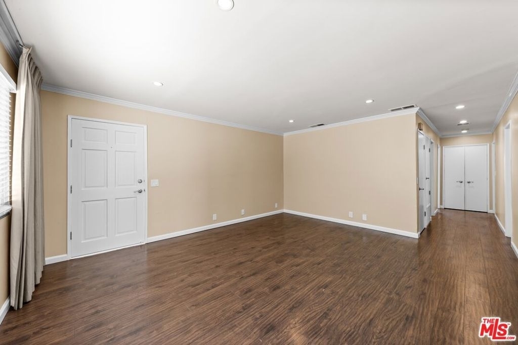 1536 Harvard Street - Photo 2