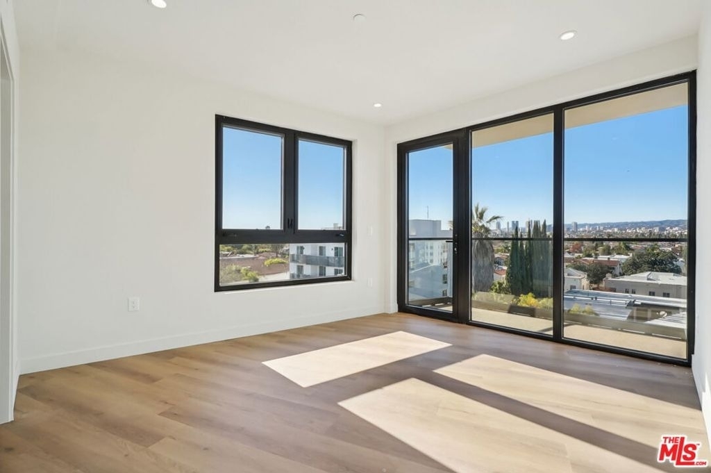 1110 S Spaulding Avenue - Photo 2