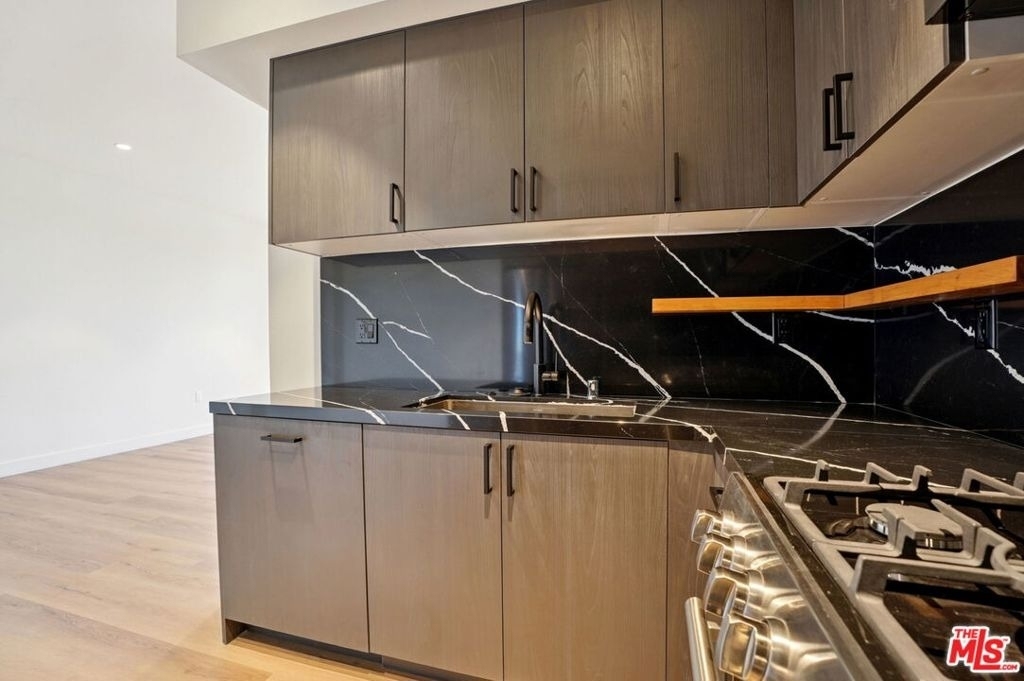 1110 S Spaulding Avenue - Photo 4