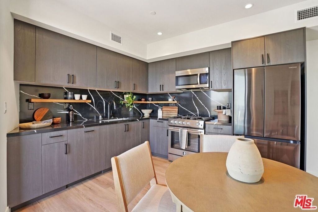 1110 S Spaulding Avenue - Photo 3