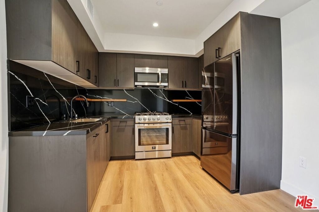 1110 S Spaulding Avenue - Photo 14