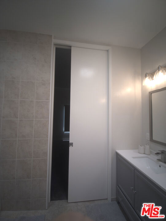 10600 Holman Avenue - Photo 16