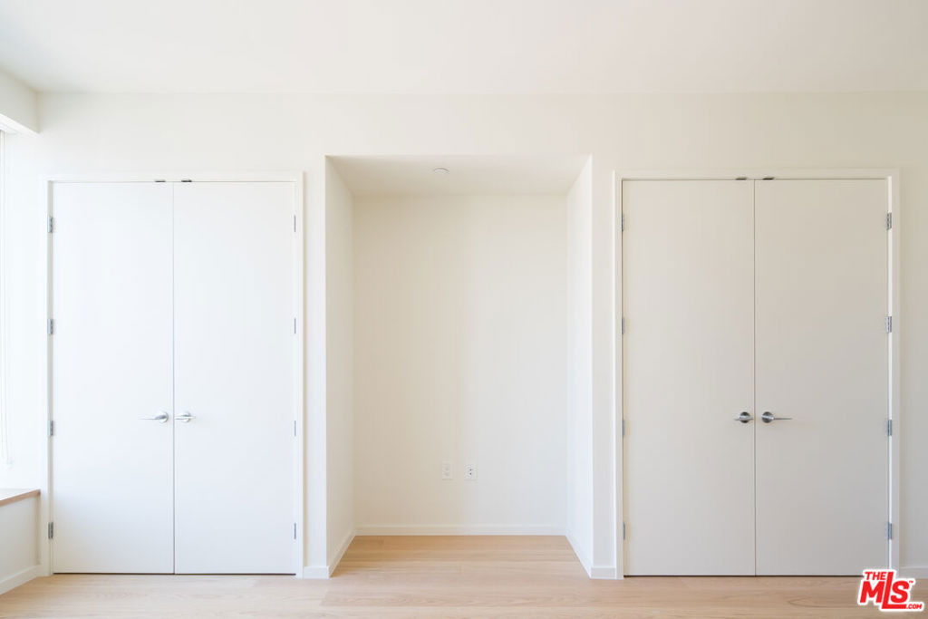 889 Francisco Street - Photo 4