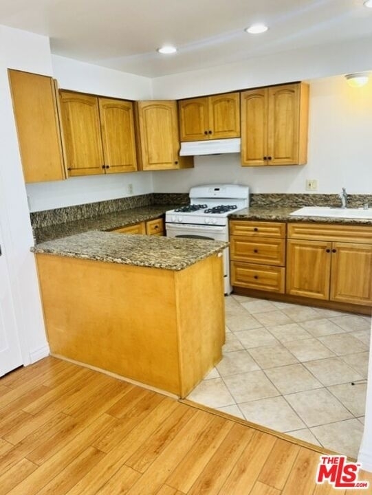 2337 W Gramercy Avenue - Photo 4