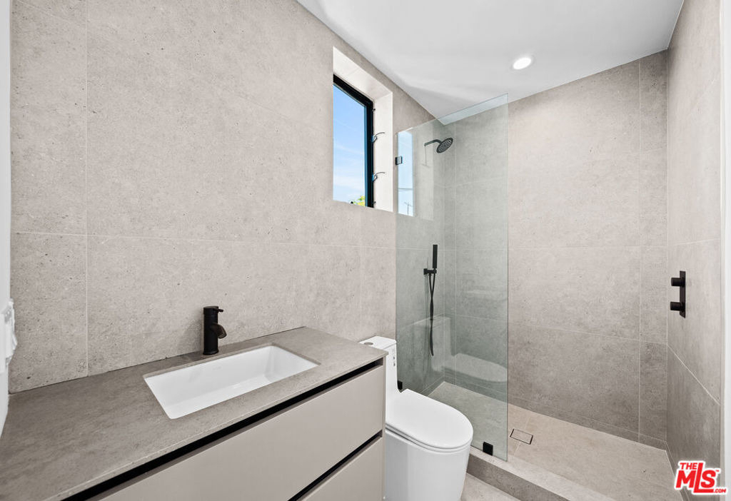 307 N Wilton Place - Photo 3