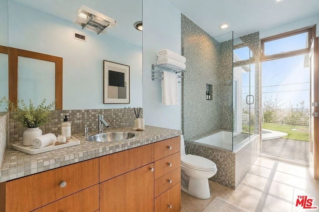 8411 Hollywood Boulevard - Photo 13