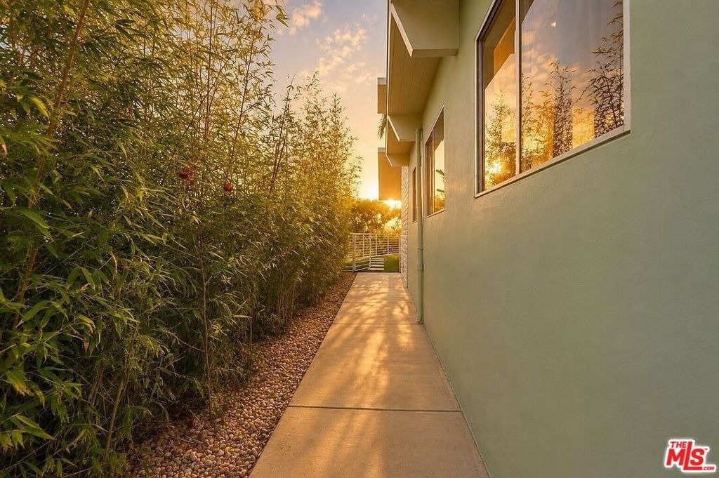 8411 Hollywood Boulevard - Photo 23
