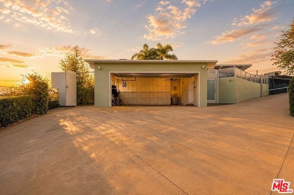 8411 Hollywood Boulevard - Photo 25