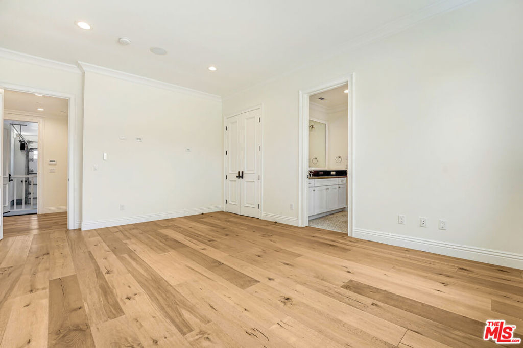 11540 Clover Avenue - Photo 18