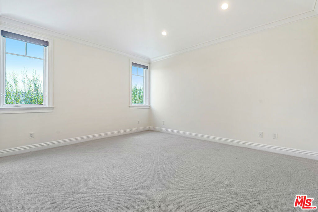 11540 Clover Avenue - Photo 39