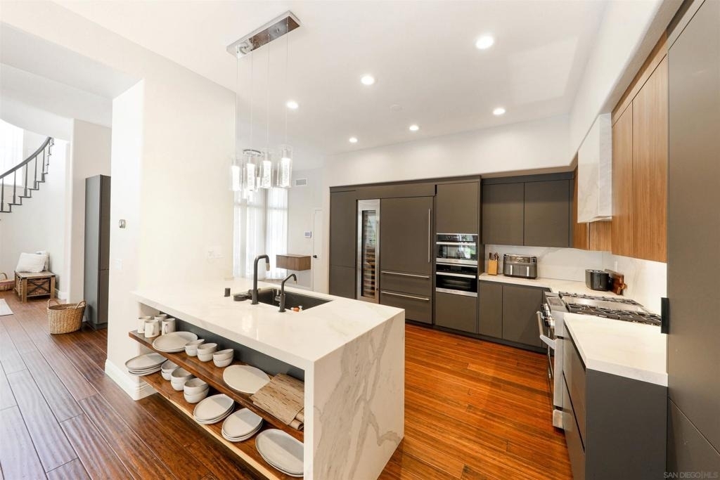 9760 Claiborne Sq - Photo 4