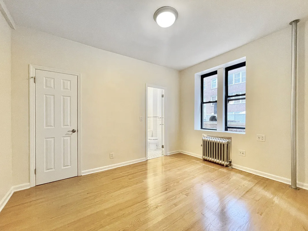 West 45th Street - Photo 2