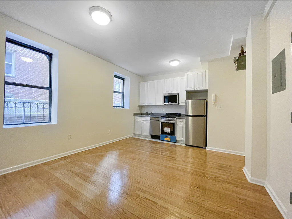 West 45th Street - Photo 3