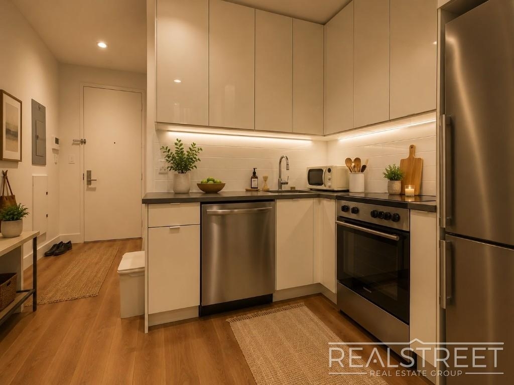 17 Monitor Street - Photo 2