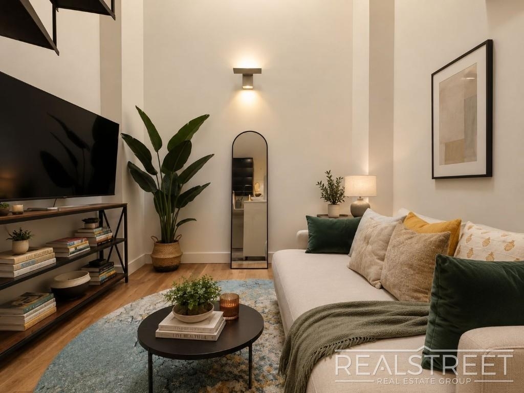 17 Monitor Street - Photo 1