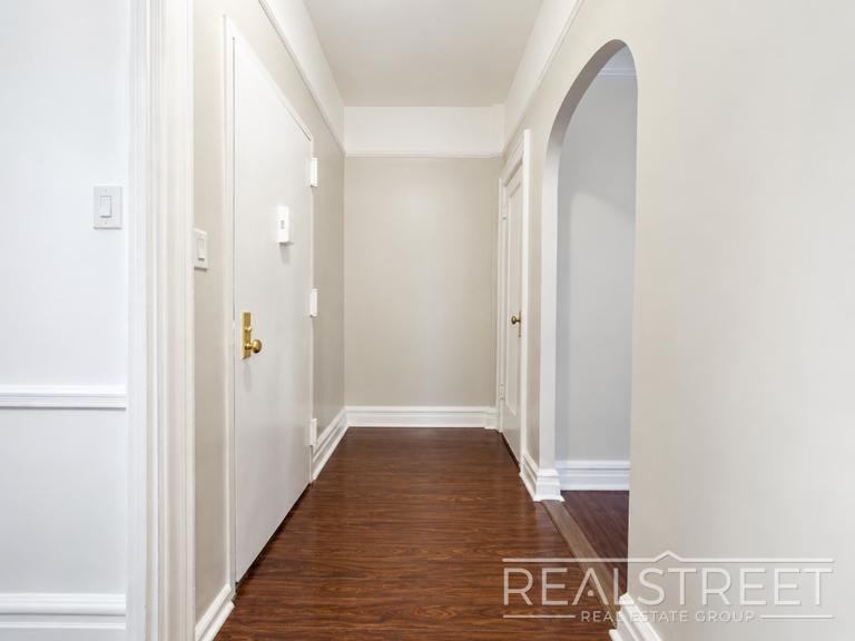 693 East New York Avenue - Photo 3