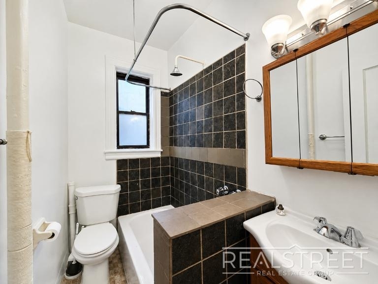 693 East New York Avenue - Photo 8