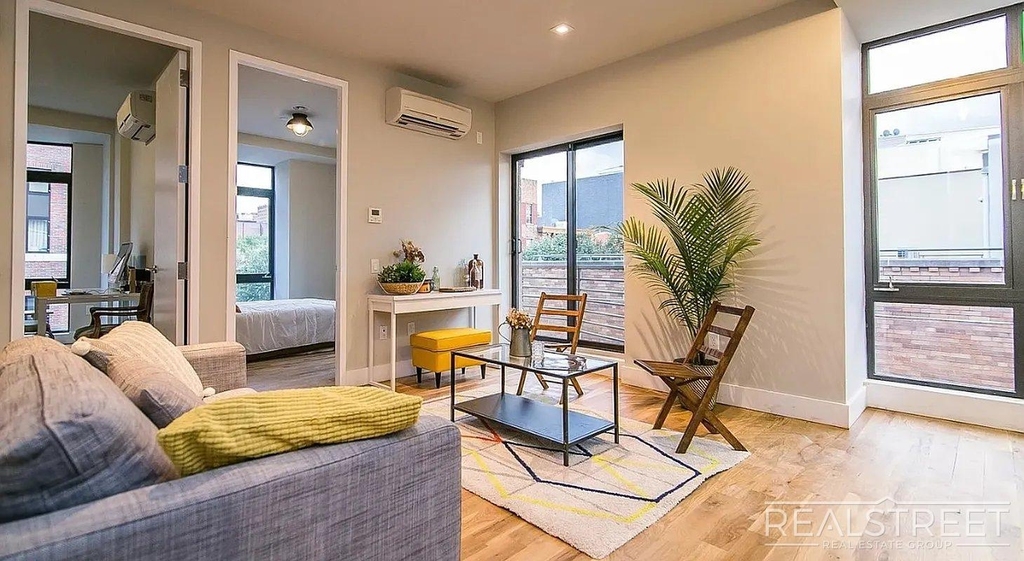 185 Leonard Street - Photo 1