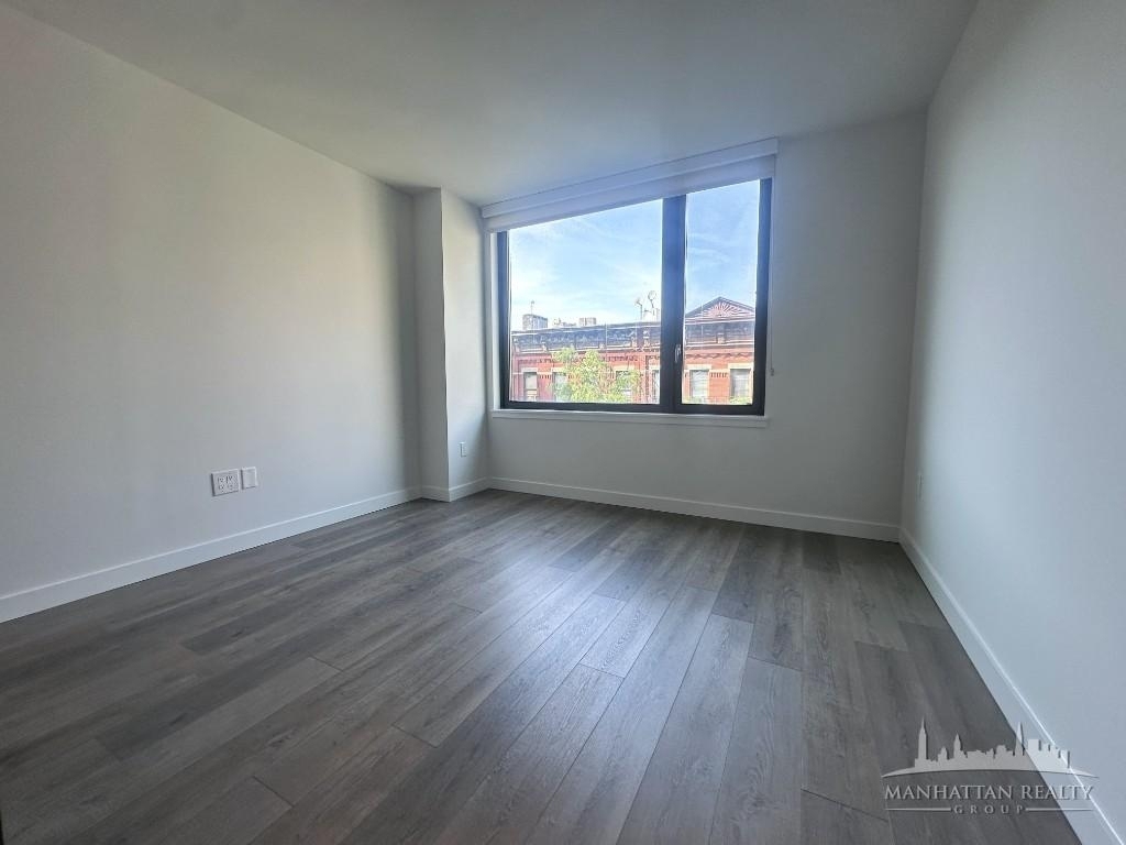West 45 - Photo 8