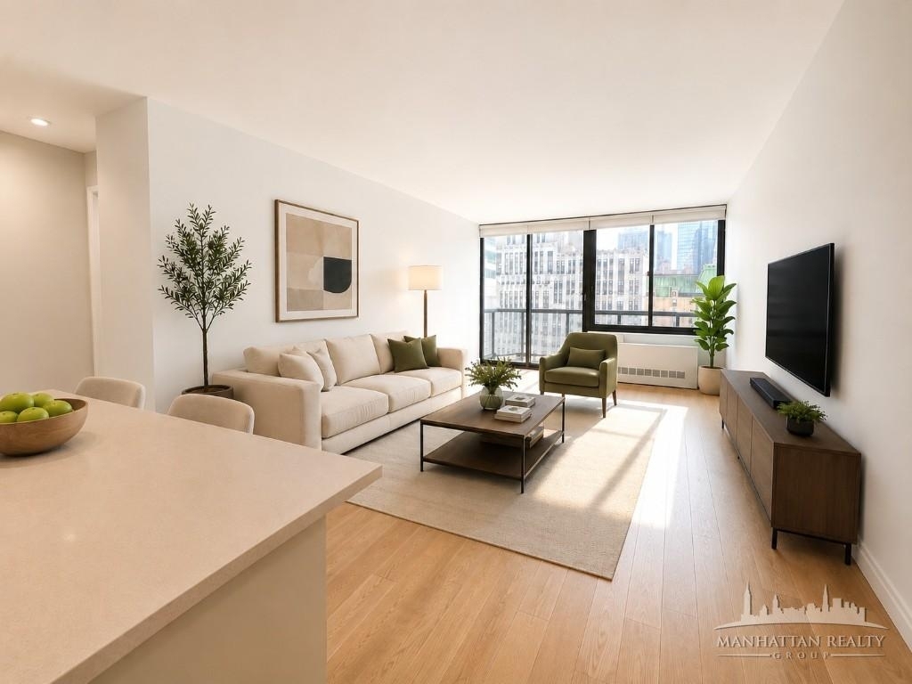 W 48th St - Photo 0