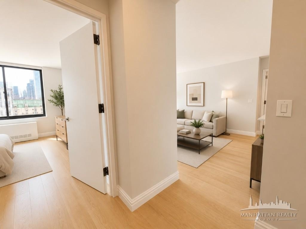 W 48th St - Photo 4