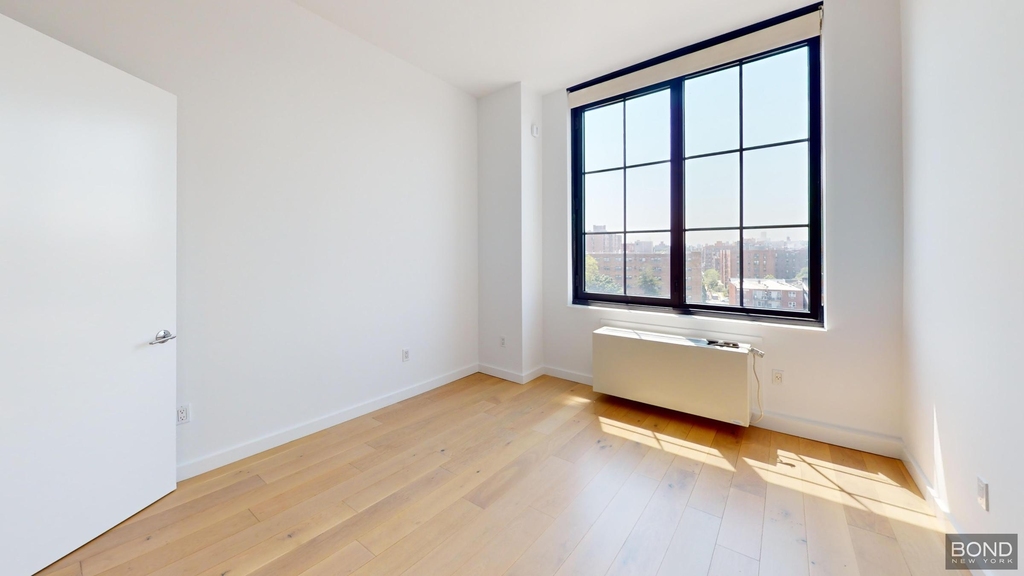 144-74 Northern Boulevard - Photo 5