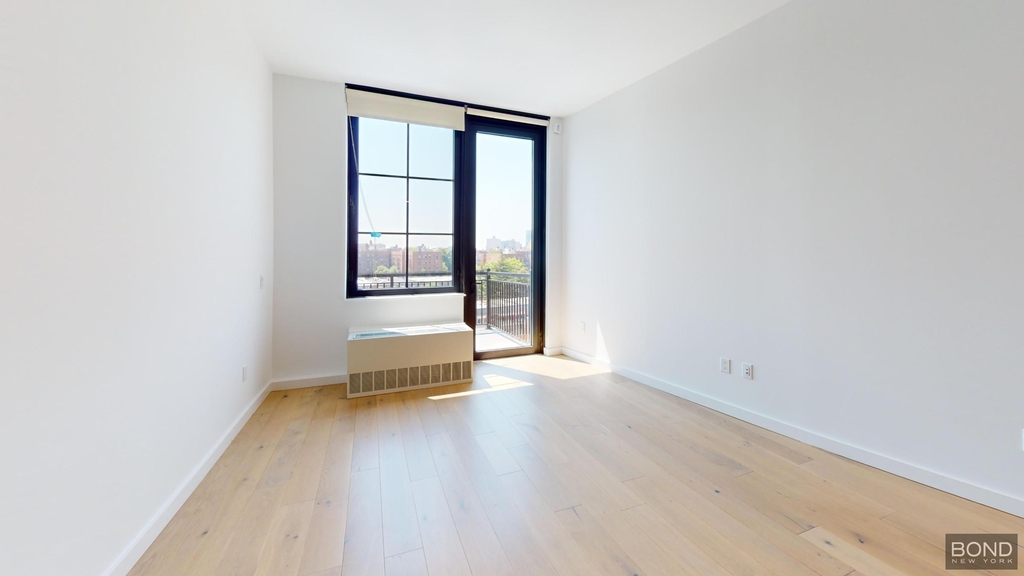 144-74 Northern Boulevard - Photo 4