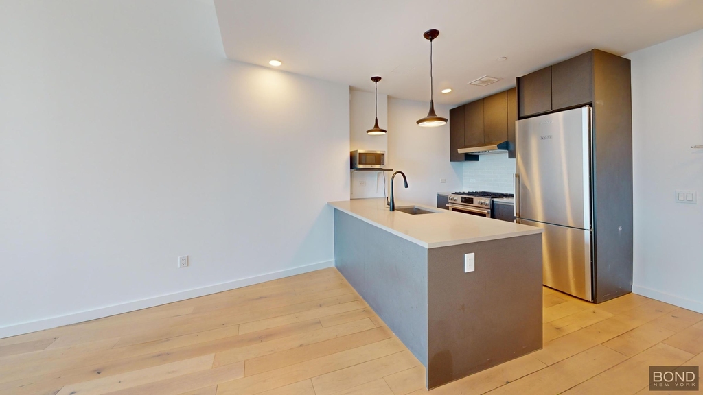 144-74 Northern Boulevard - Photo 3