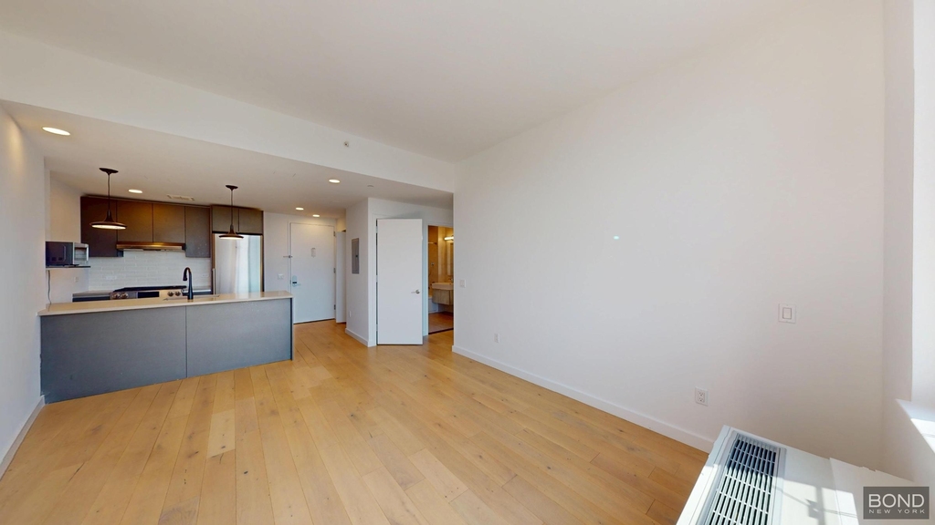144-74 Northern Boulevard - Photo 2