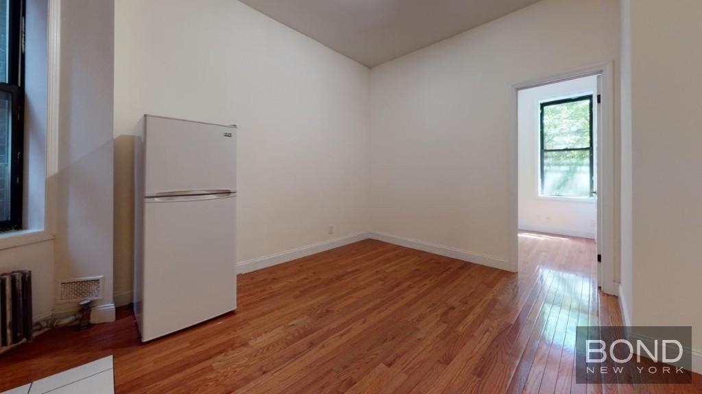 East 36 Street - Photo 5