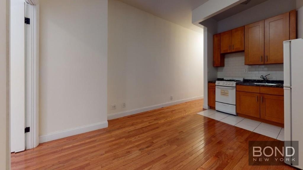 East 36 Street - Photo 2