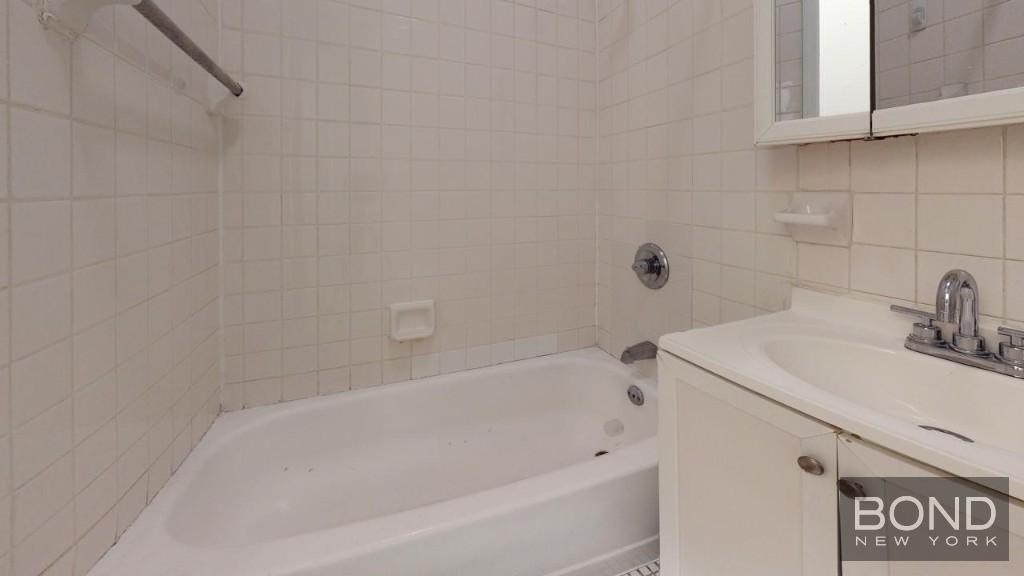 East 36 Street - Photo 11