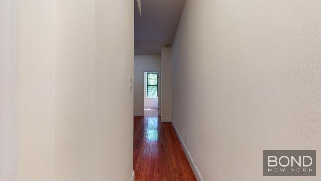 East 36 Street - Photo 9