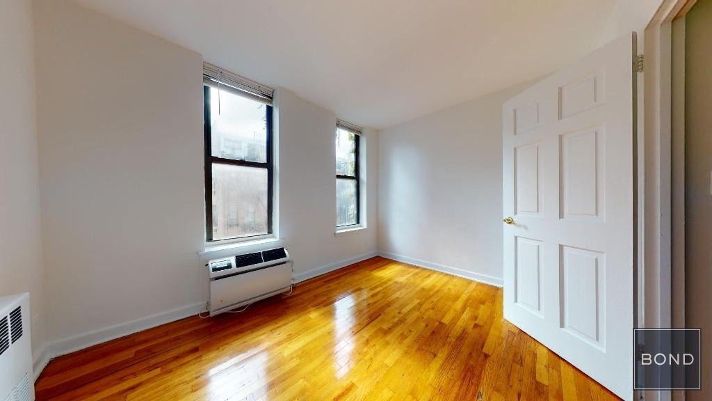 East 93 Street - Photo 4