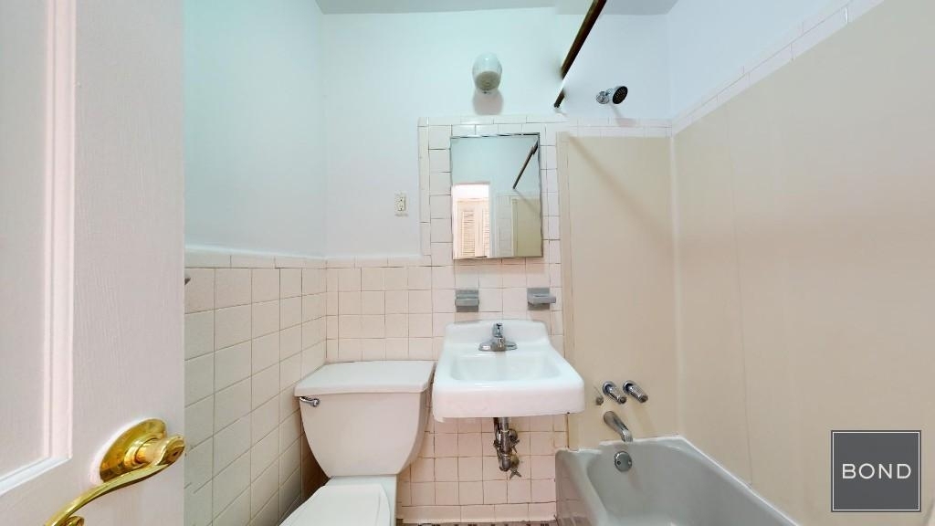 East 93 Street - Photo 5